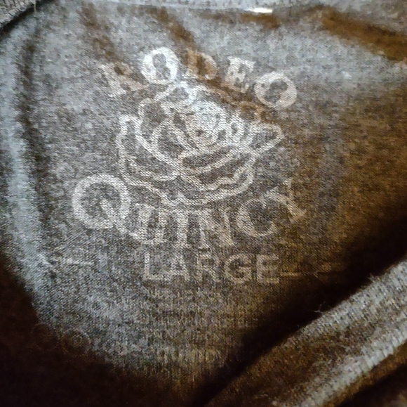 2 for $18 - RODEO QUINCY PIN-UP GIRL TEES -| LARGE, GRAY And NAVY - Picture 3 of 6